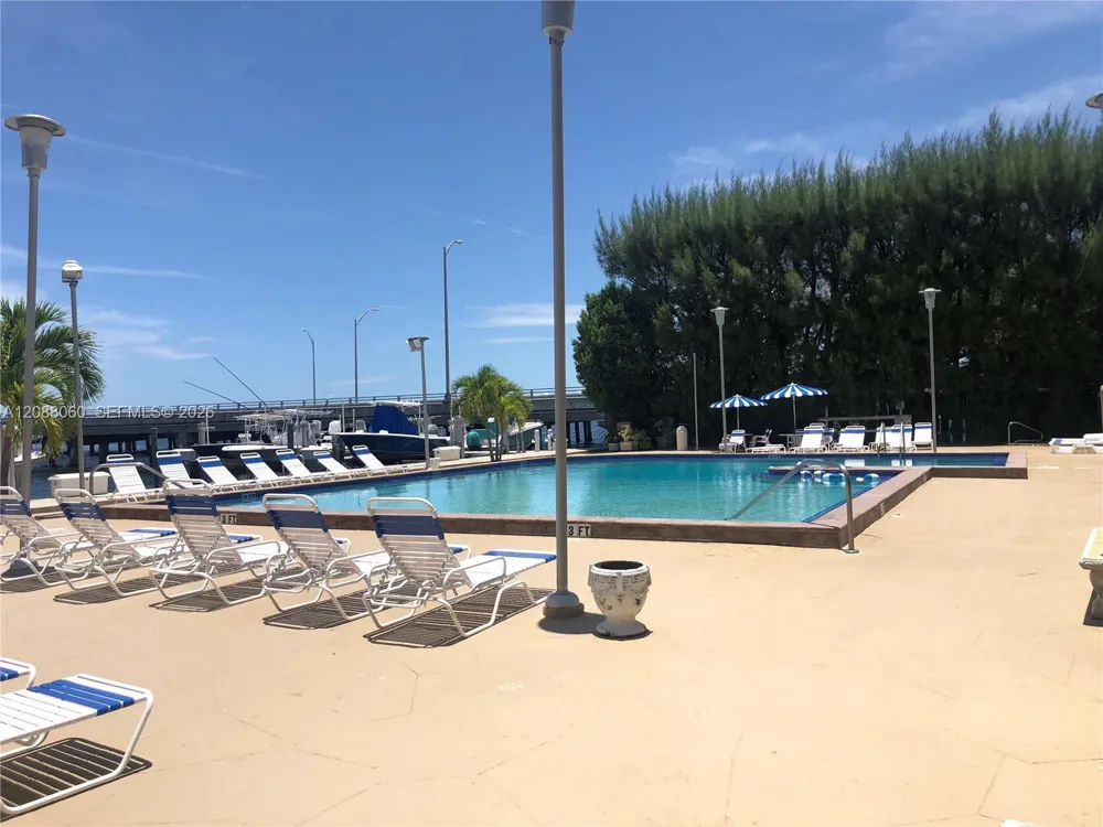 150 SE 25th Rd #7E Miami, FL 33129