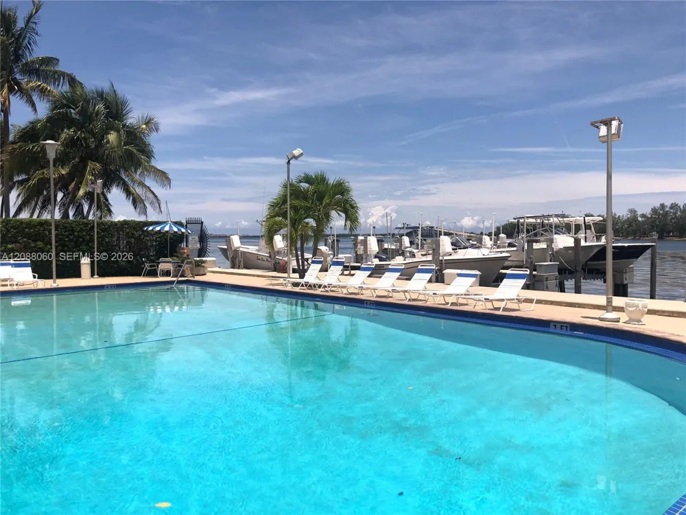150 SE 25th Rd #7E Miami, FL 33129