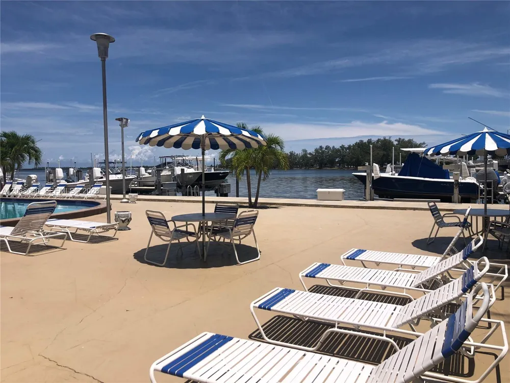 150 SE 25th Rd #7E Miami, FL 33129