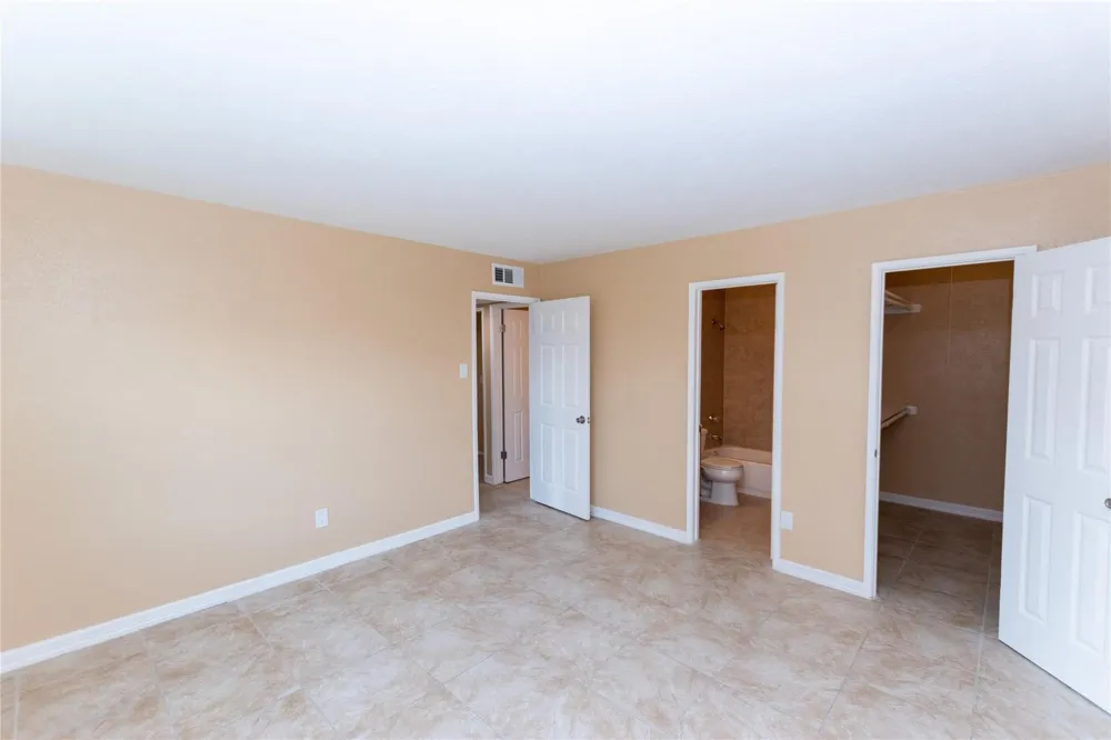 5610 Wallis Trail Court Houston, TX 77049