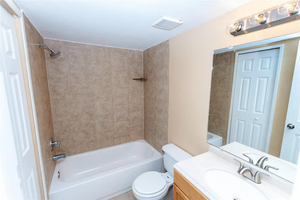 5610 Wallis Trail Court Houston, TX 77049