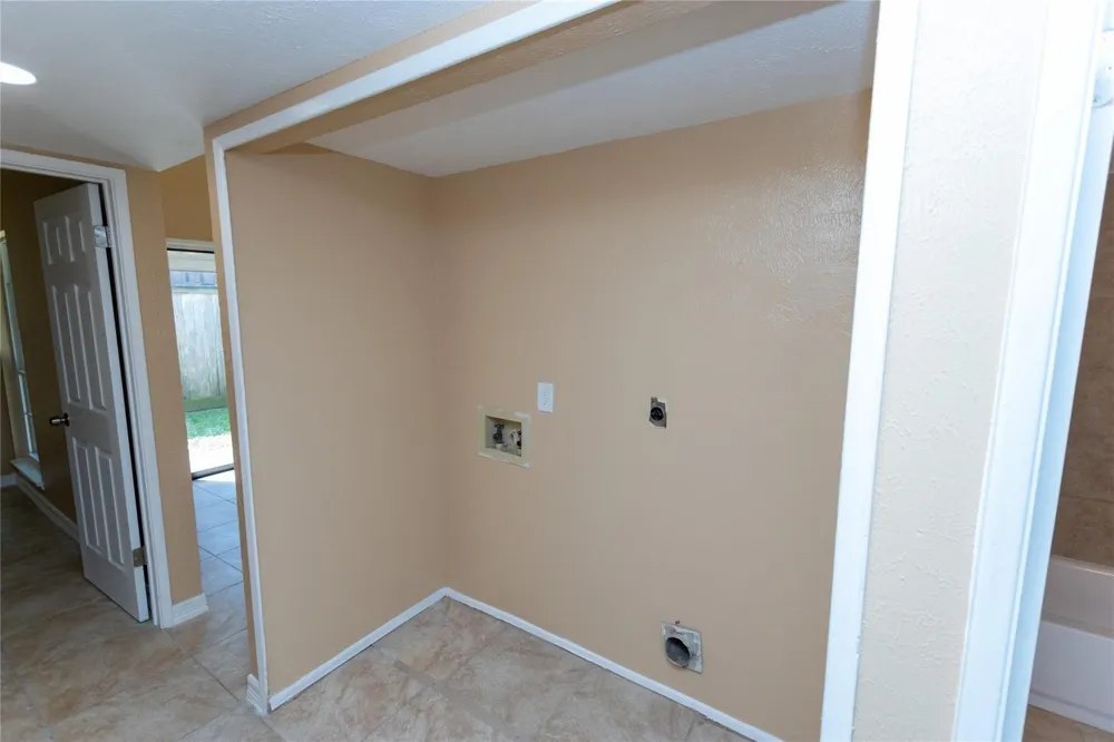 5610 Wallis Trail Court Houston, TX 77049