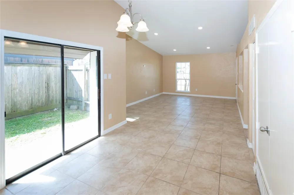 5610 Wallis Trail Court Houston, TX 77049
