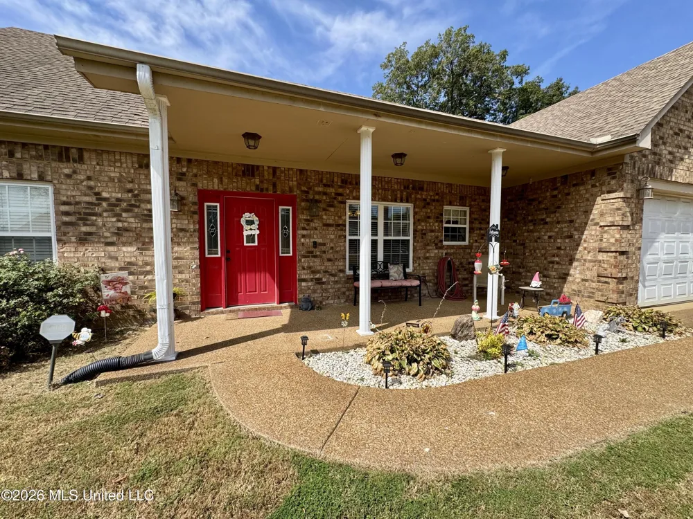 119 American River Drive Lake Cormorant, MS 38641