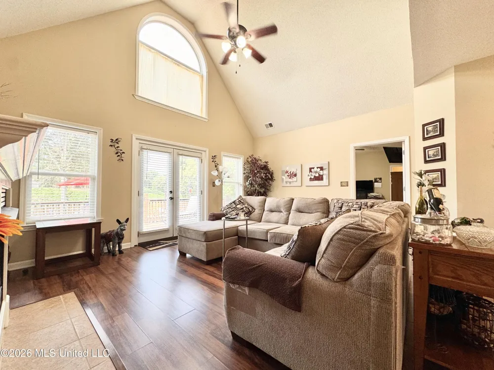119 American River Drive Lake Cormorant, MS 38641