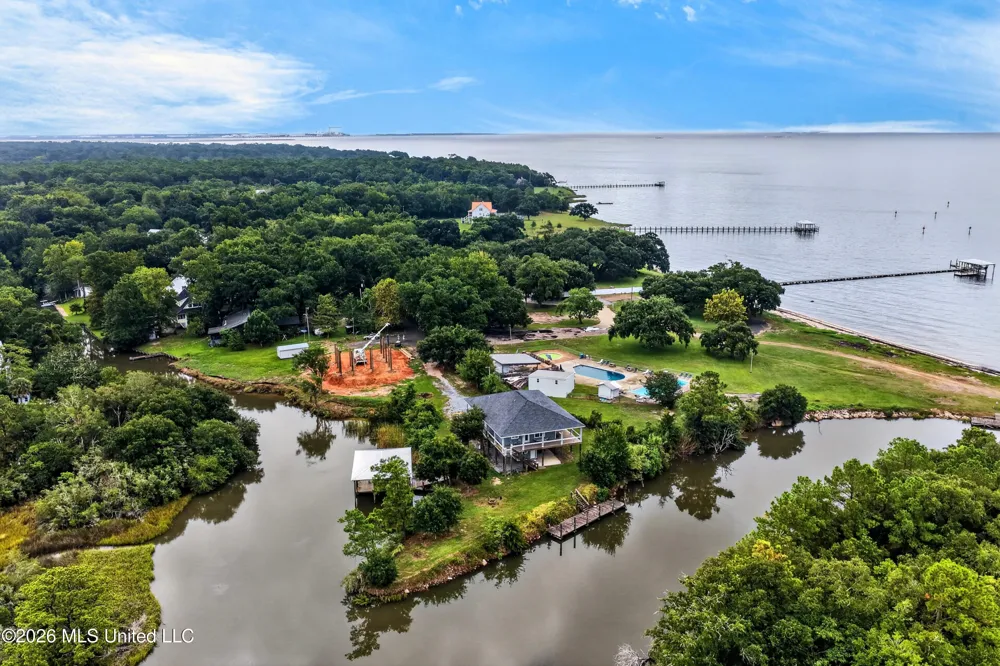 3146 Gulf View Place Gautier, MS 39553
