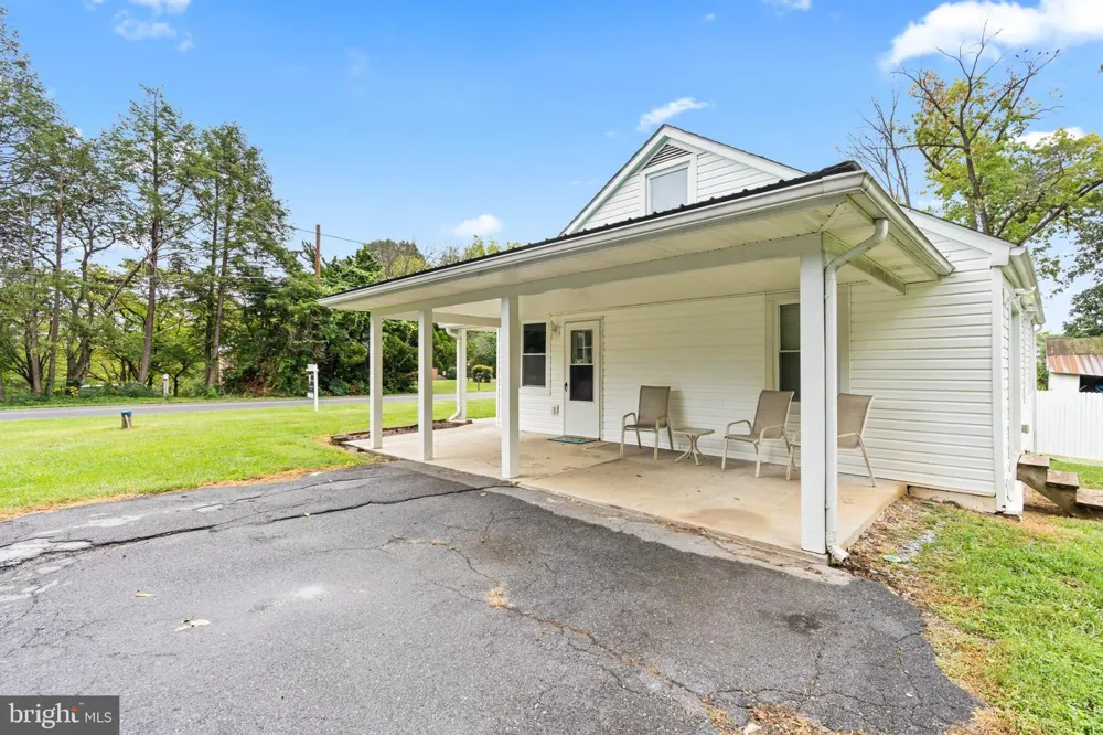 9724 GARIS SHOP ROAD Hagerstown, MD 21740