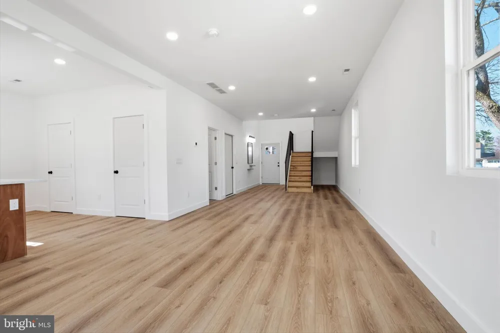 6 STARLIGHT LANE Levittown, PA 19055