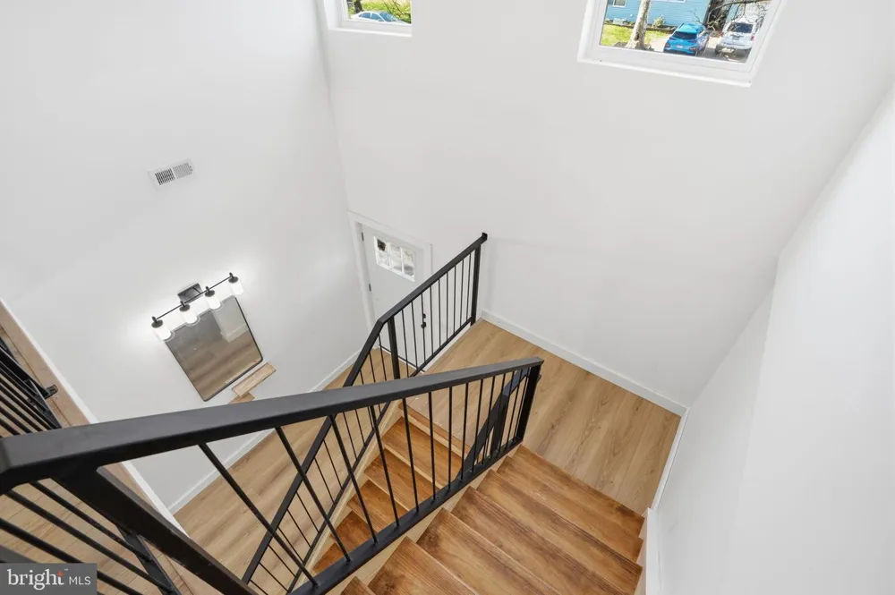 6 STARLIGHT LANE Levittown, PA 19055