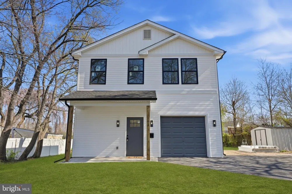 6 STARLIGHT LANE Levittown, PA 19055