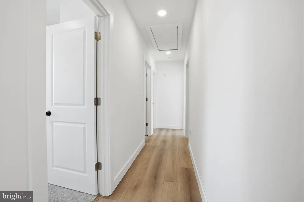 6 STARLIGHT LANE Levittown, PA 19055