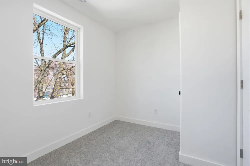 6 STARLIGHT LANE Levittown, PA 19055