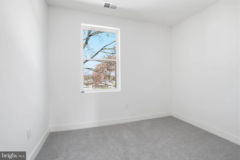 6 STARLIGHT LANE Levittown, PA 19055