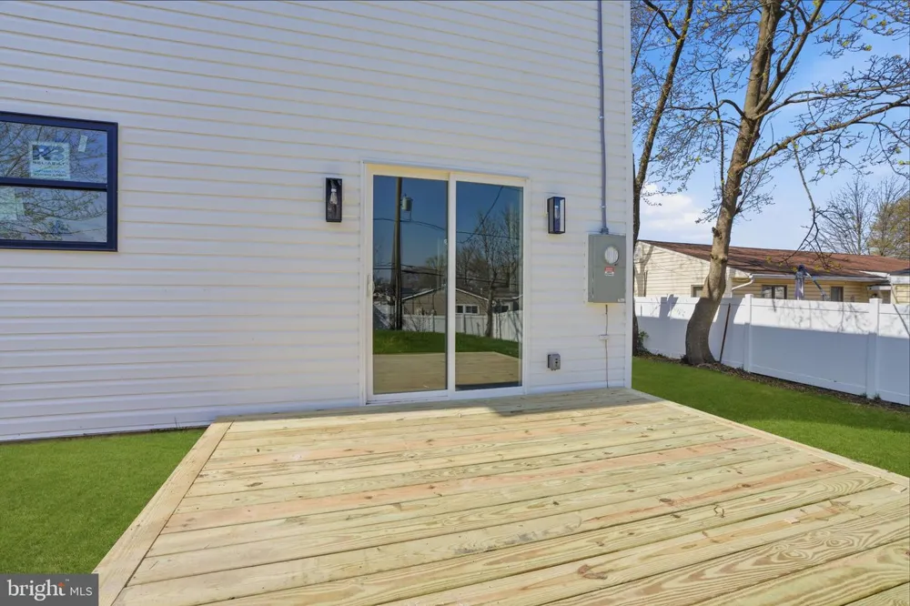 6 STARLIGHT LANE Levittown, PA 19055