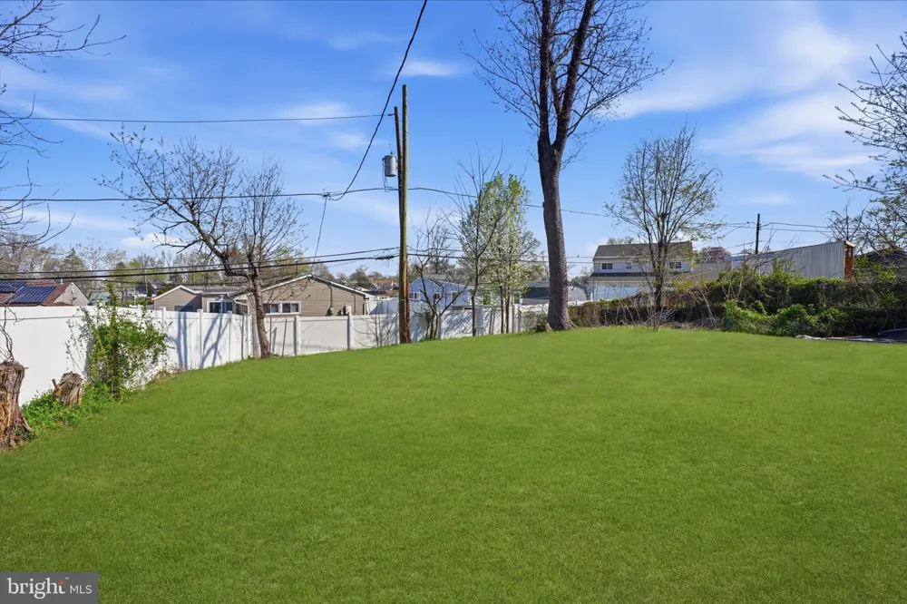 6 STARLIGHT LANE Levittown, PA 19055