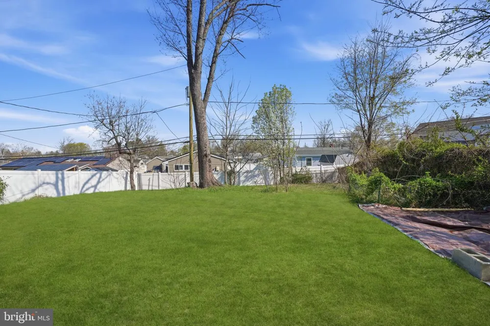 6 STARLIGHT LANE Levittown, PA 19055