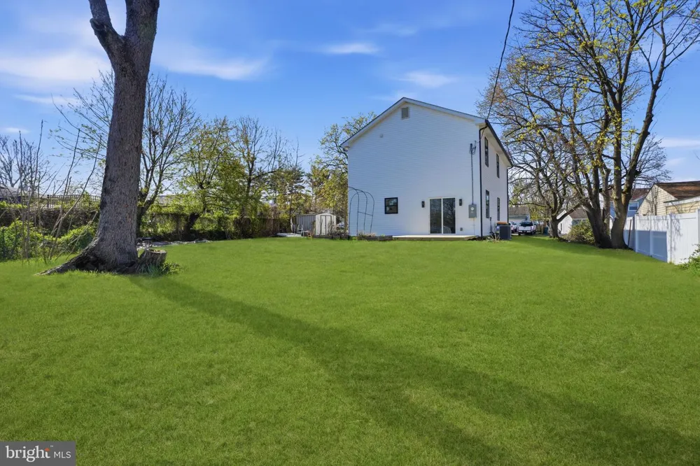 6 STARLIGHT LANE Levittown, PA 19055