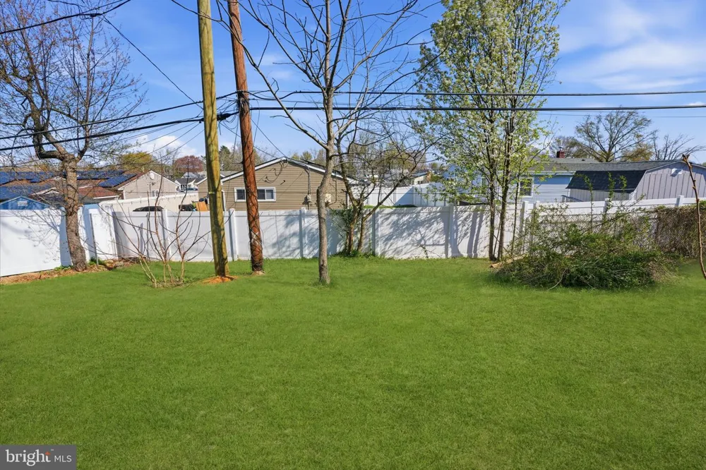 6 STARLIGHT LANE Levittown, PA 19055