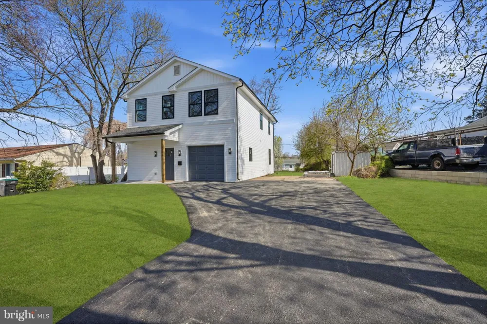 6 STARLIGHT LANE Levittown, PA 19055