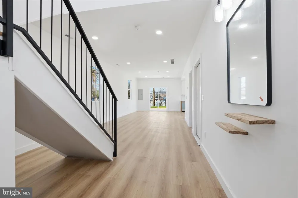 6 STARLIGHT LANE Levittown, PA 19055