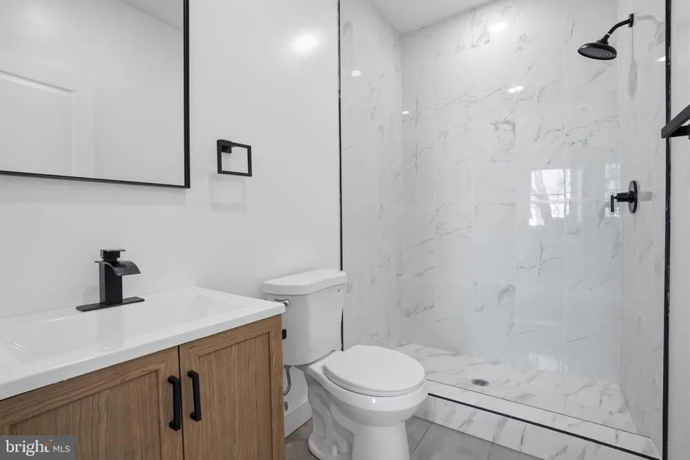 6 STARLIGHT LANE Levittown, PA 19055