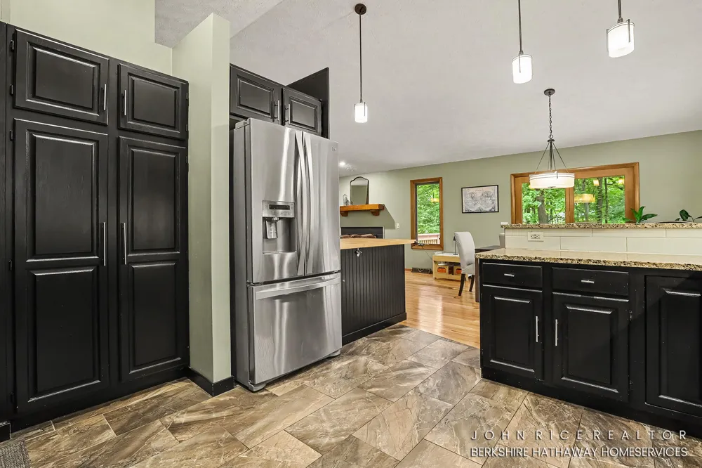 956 Spaulding Avenue SE Ada, MI 49301