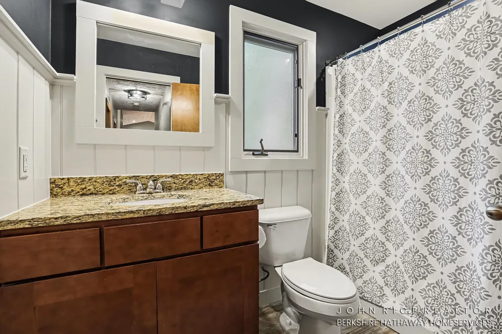 956 Spaulding Avenue SE Ada, MI 49301