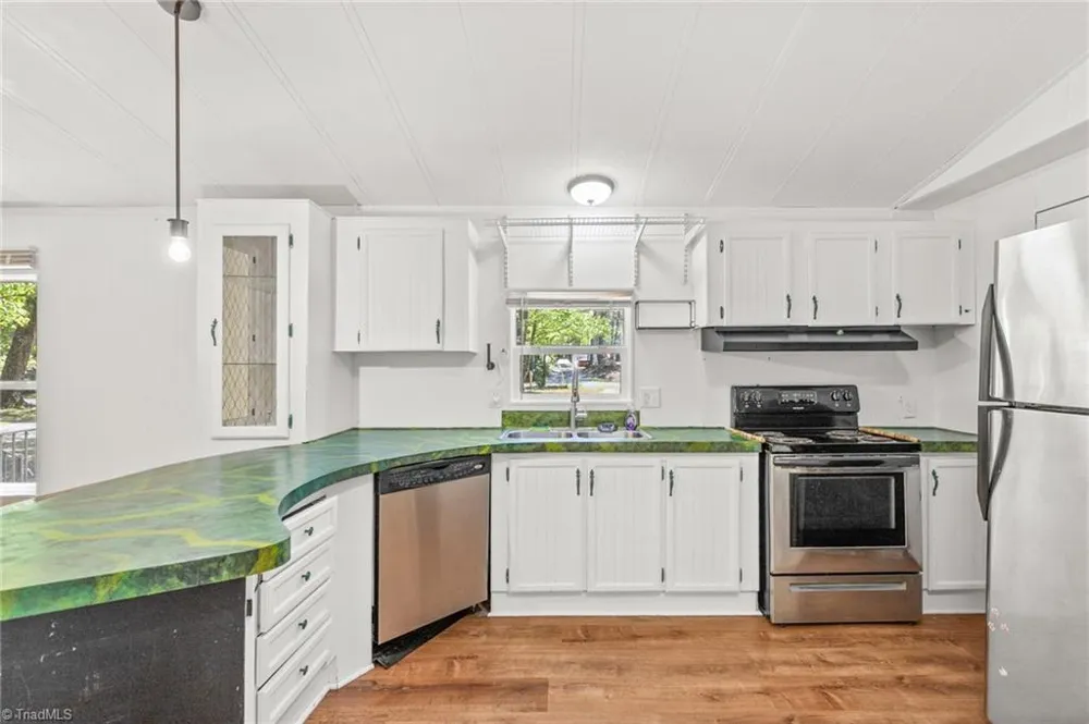 6243 Quail Hollow Drive Pleasant Garden, NC 27313