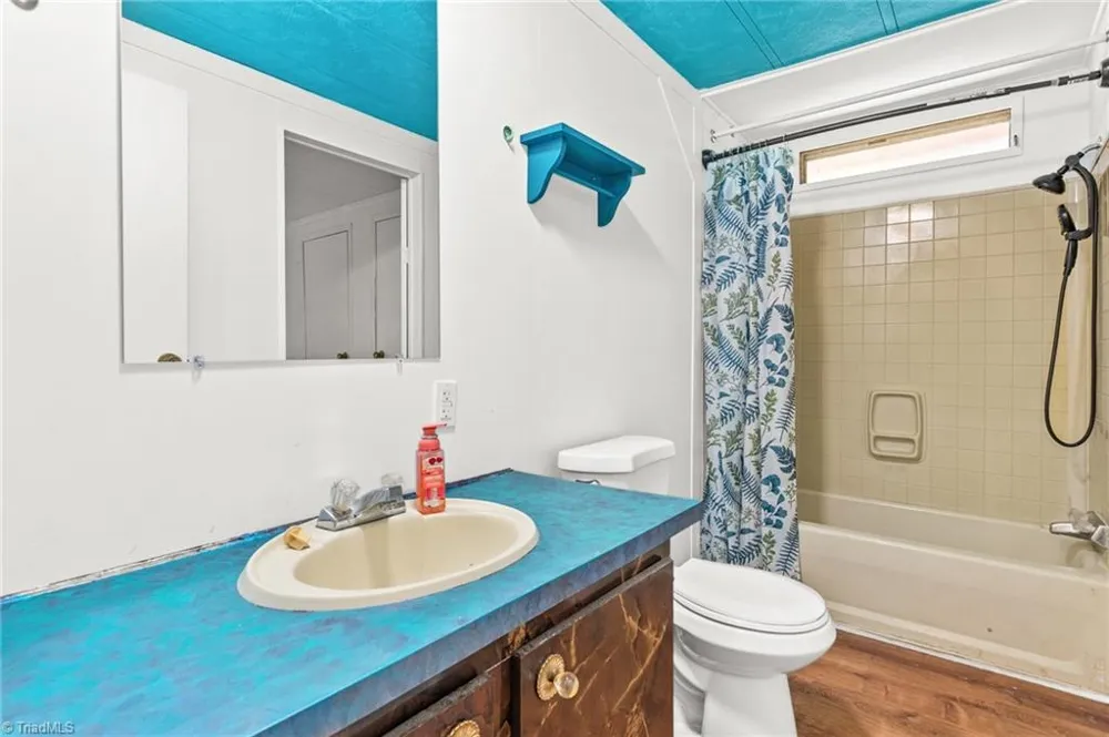 6243 Quail Hollow Drive Pleasant Garden, NC 27313