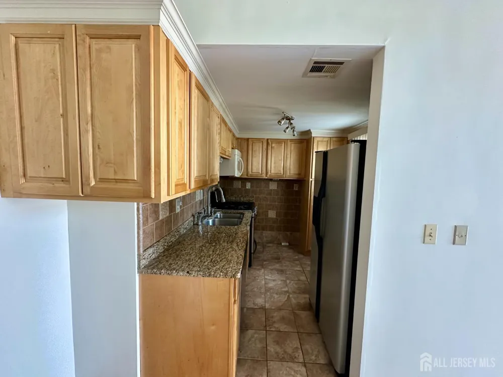 11 Demarest Place Piscataway, NJ 08854