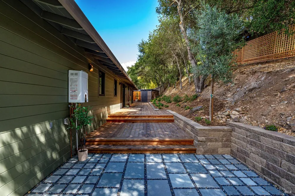 104 Camino Vista St. Helena, CA 94574