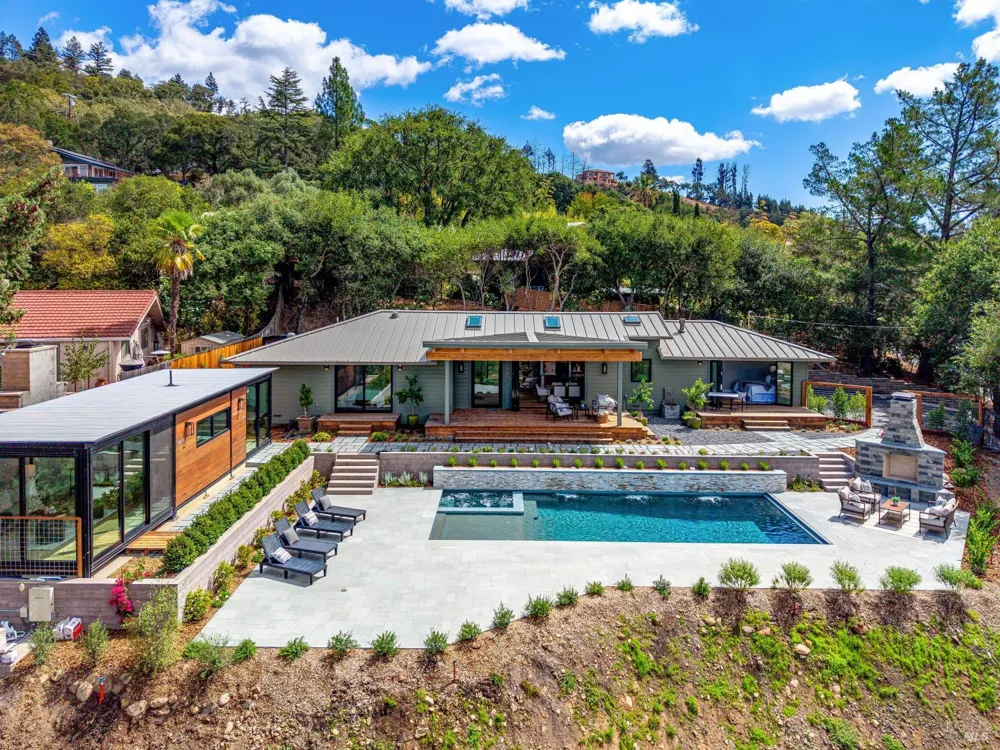 104 Camino Vista St. Helena, CA 94574