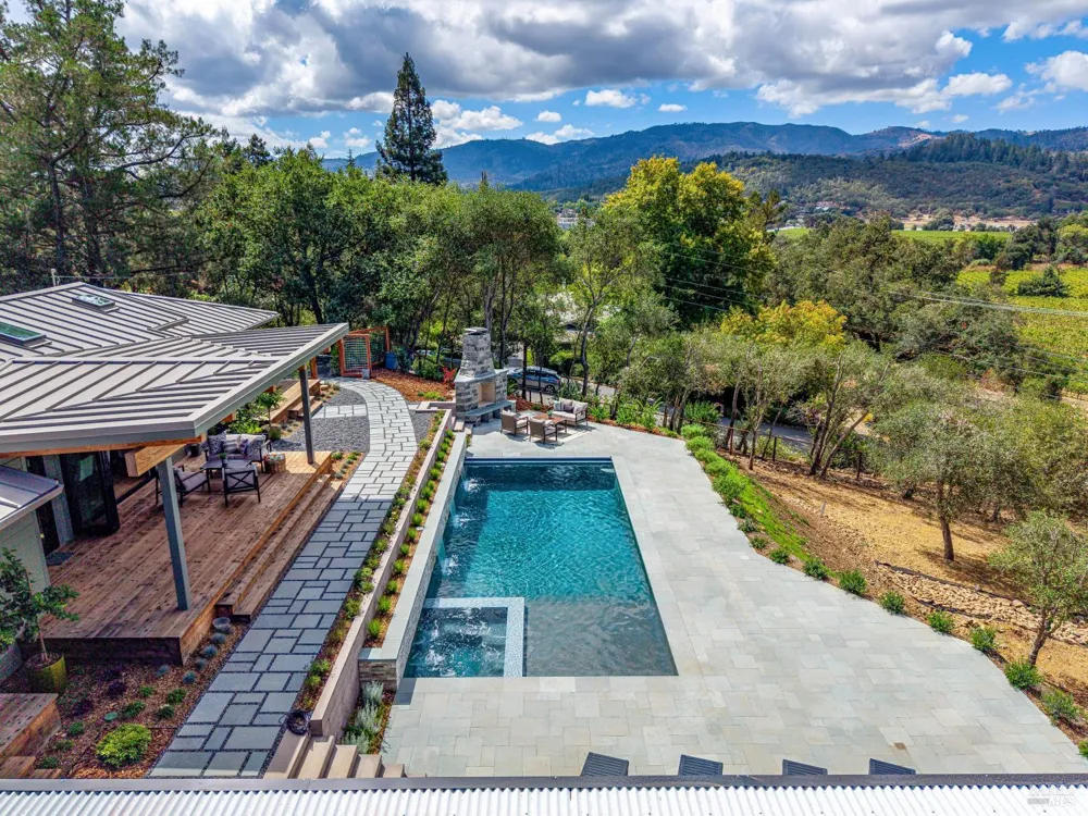 104 Camino Vista St. Helena, CA 94574