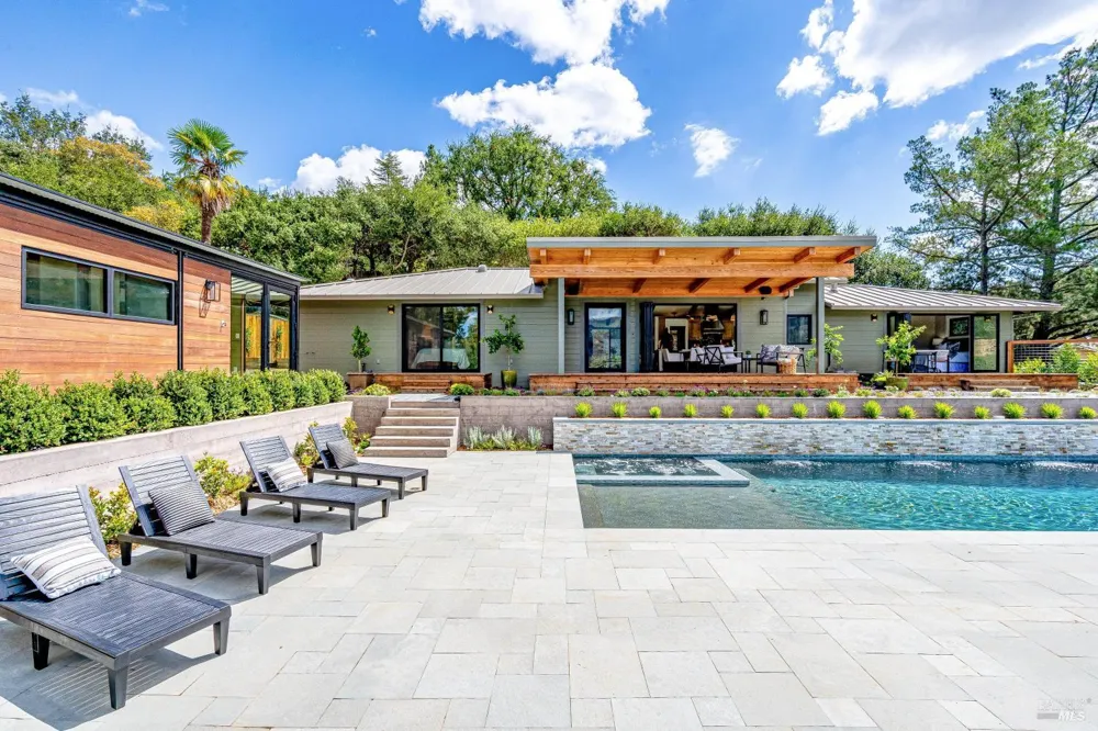 104 Camino Vista St. Helena, CA 94574