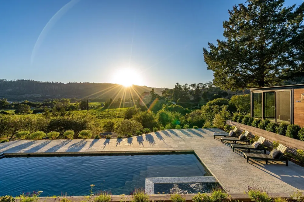 104 Camino Vista St. Helena, CA 94574