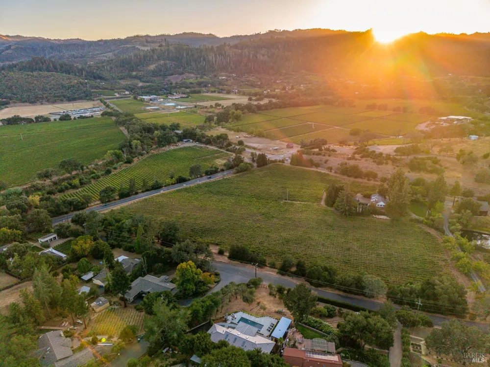 104 Camino Vista St. Helena, CA 94574