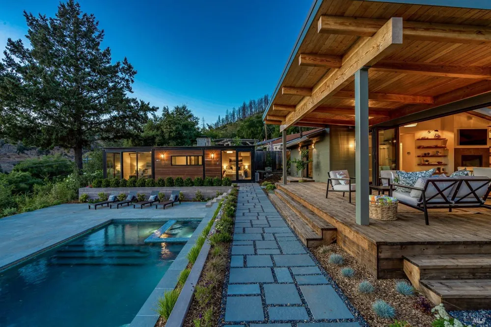 104 Camino Vista St. Helena, CA 94574