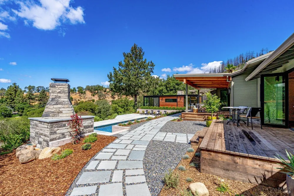 104 Camino Vista St. Helena, CA 94574