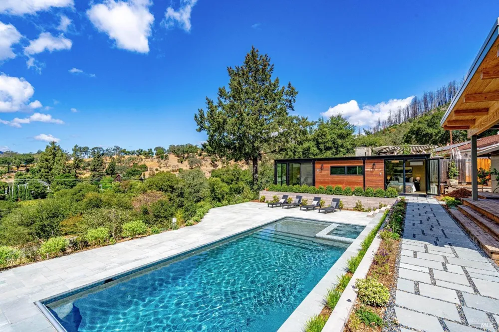 104 Camino Vista St. Helena, CA 94574