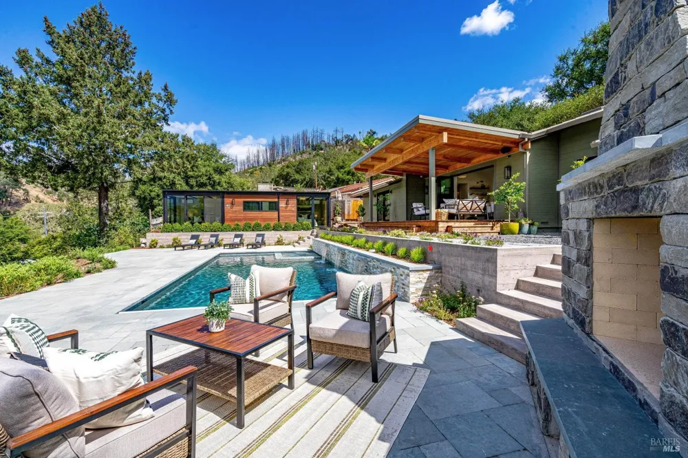 104 Camino Vista St. Helena, CA 94574
