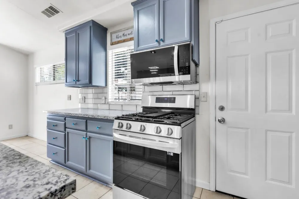 3533 20th Avenue Sacramento, CA 95820