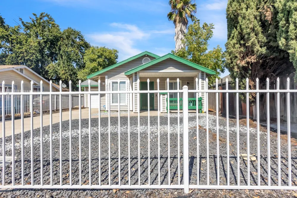 3533 20th Avenue Sacramento, CA 95820