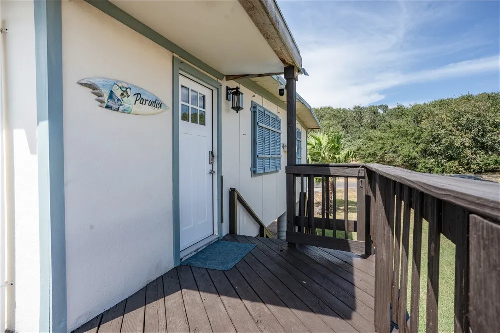 734 S Sandpiper Road Ingleside, TX 78362