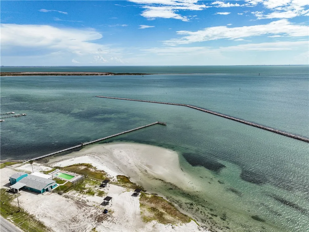 734 S Sandpiper Road Ingleside, TX 78362