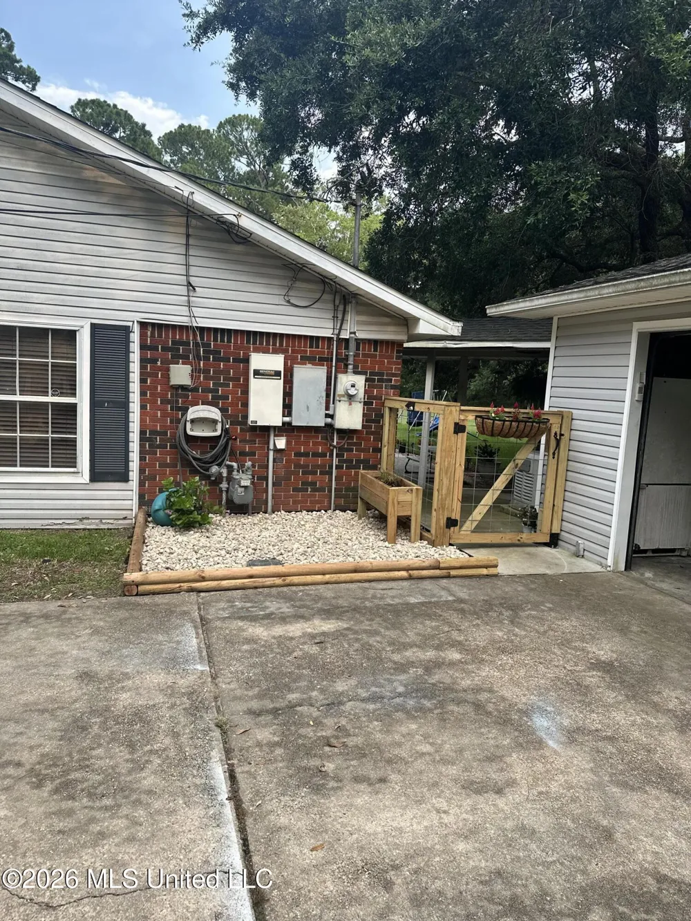 2201 Guillotteville Road Gautier, MS 39553