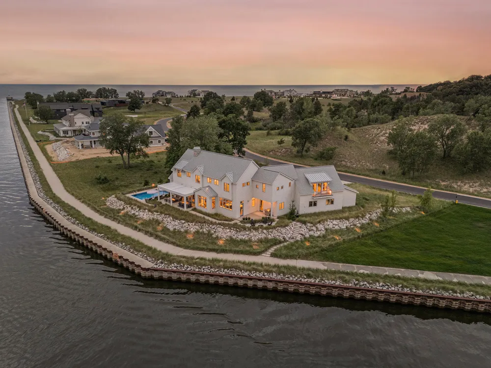 6736 Saugatuck Beach Road Saugatuck, MI 49453