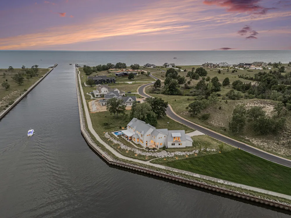 6736 Saugatuck Beach Road Saugatuck, MI 49453