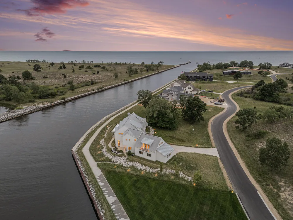 6736 Saugatuck Beach Road Saugatuck, MI 49453