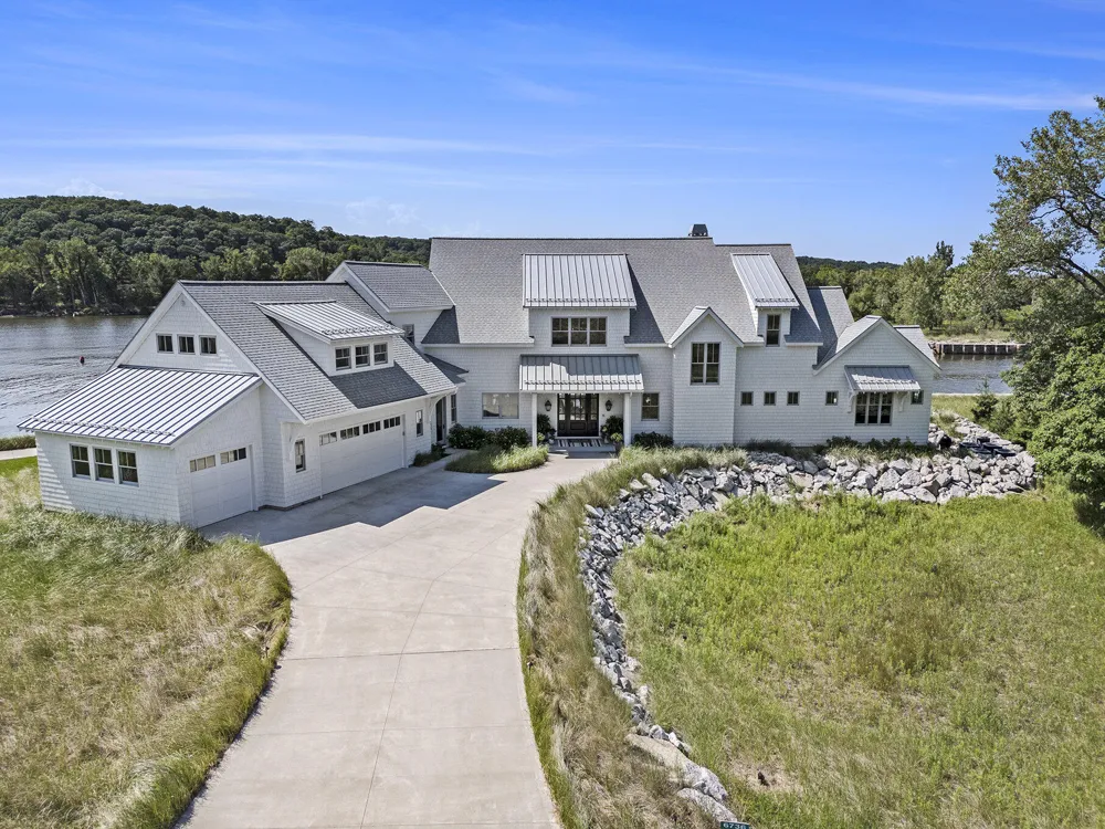 6736 Saugatuck Beach Road Saugatuck, MI 49453