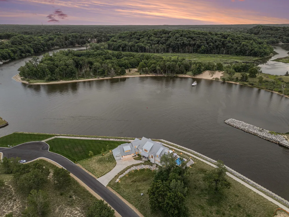6736 Saugatuck Beach Road Saugatuck, MI 49453